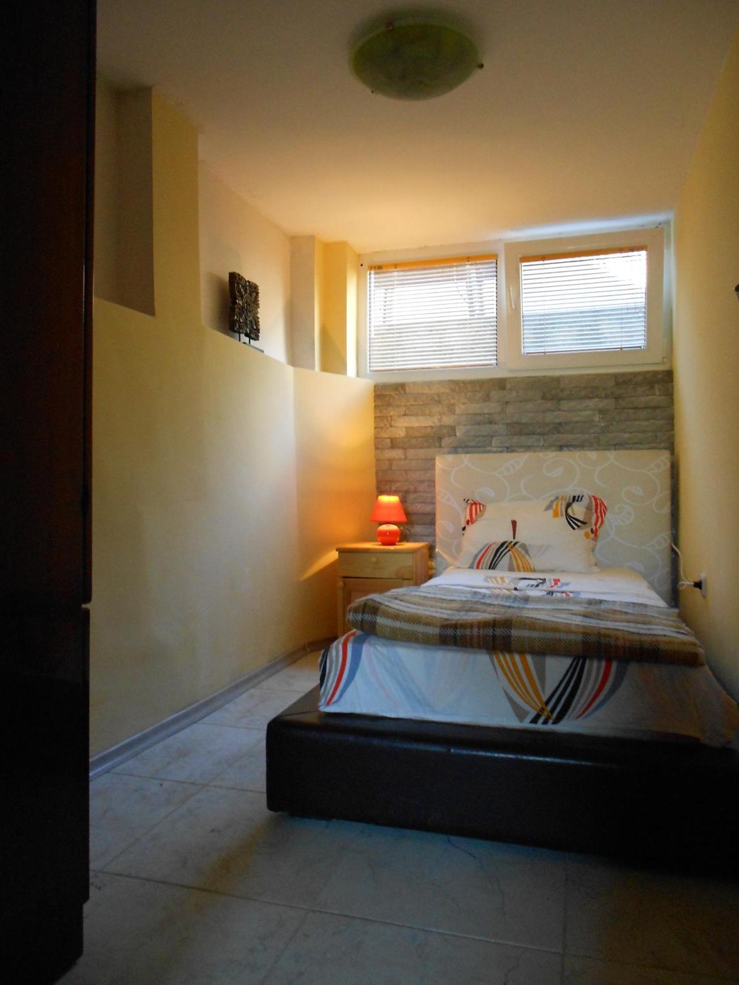 Hostel Del Mar Varna Esterno foto
